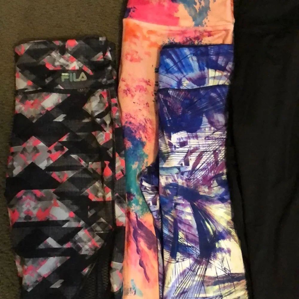 Like NEW! 4 Pair Capri Length Athletic Pants